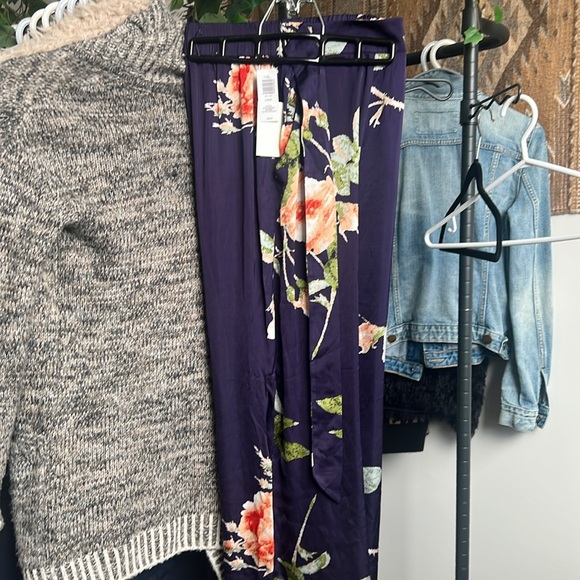 women’s silk crops - Picture 6 of 6